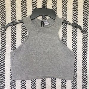 •Cropped tank top•